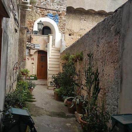 Torrione San Giovanni II Terracina Eksteriør bilde