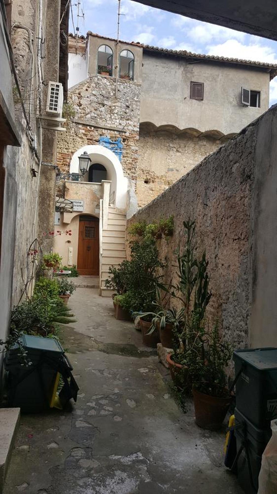 Torrione San Giovanni II Terracina Eksteriør bilde